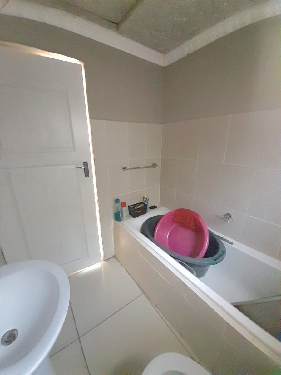 2 Bedroom Property for Sale in Mdantsane Nu 15 Eastern Cape